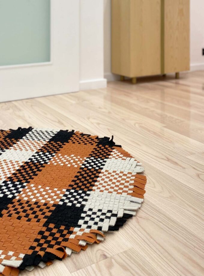 Wool-rug-for-living-rooms-handmade-by-feltrando-5